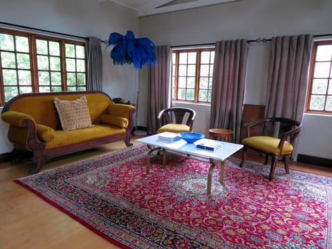 Garden, Garden, Living room, Seating area, Garden view, Garden view