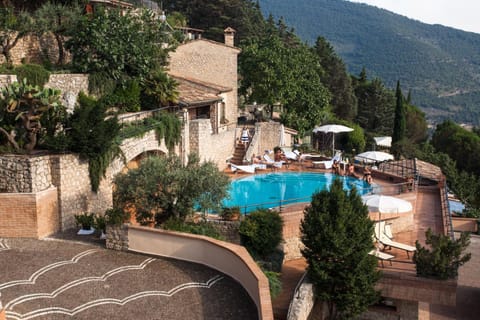 Property building, Facade/entrance, Swimming pool, Swimming pool