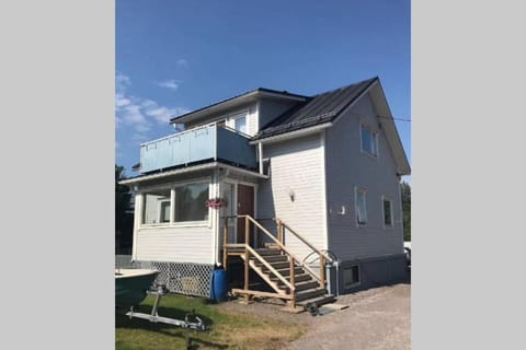 Cosy 4 Big r+sauna house near communication+market Apartment in Uusimaa