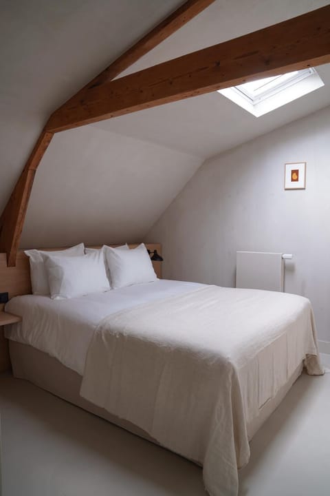 Bed, Other, Photo of the whole room, Bedroom