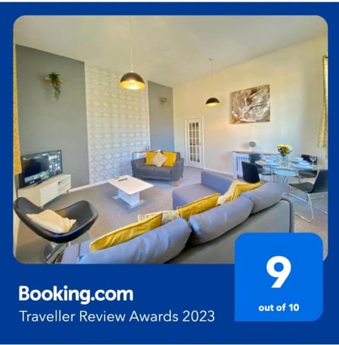 4 Single beds or 2 Doubles - FREE PARKING SPACES - SMART TV's - City Centre Spacious flat Apartment in Southampton