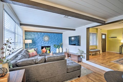 Tropical Palm Harbor Retreat with Lanai and Patio! House in Crystal Beach