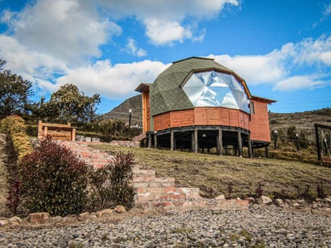 Property building, Natural landscape, Mountain view
