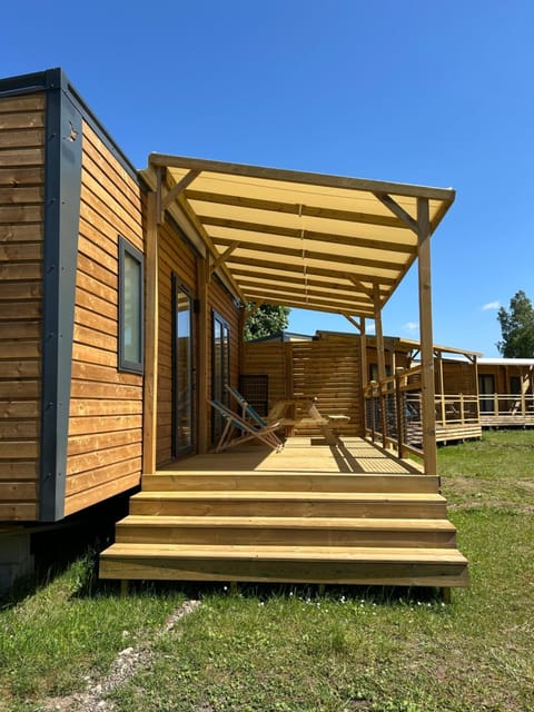 Property building, Patio, Day