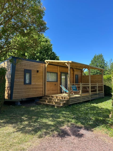 Property building, Spring, Day, Natural landscape, Garden, Garden view