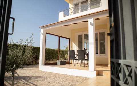 Facade/entrance, Balcony/Terrace, Balcony/Terrace