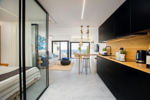 Kitchen or kitchenette, Living room