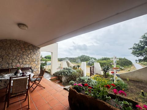 Patio, Day, Natural landscape, View (from property/room), Balcony/Terrace, Dining area, Garden view