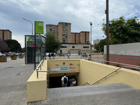 Property building, Neighbourhood