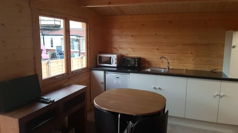 Cameron Court Cabin Cabin in Flamborough