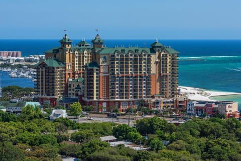 Emerald Grande W222- Rexford's BEACH Retreat House in Okaloosa Island