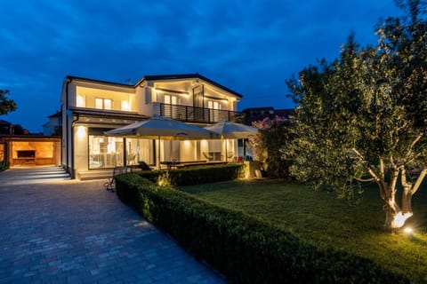 Property building, Garden