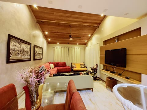 TV and multimedia, Seating area