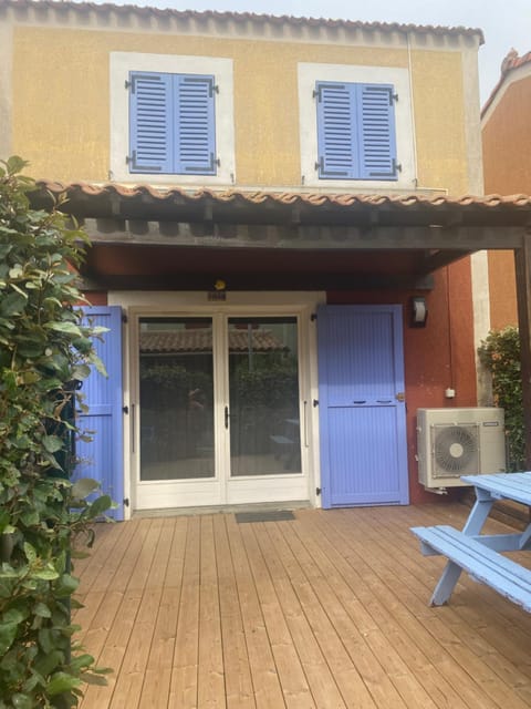 Property building, Balcony/Terrace