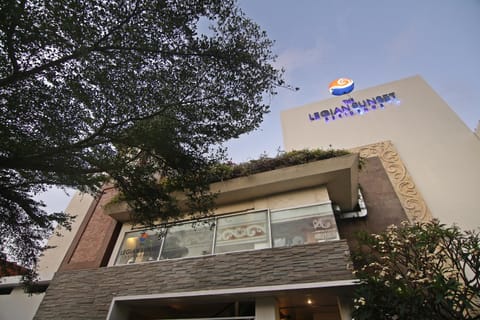 Property building, Day, Property logo or sign, Text overlay