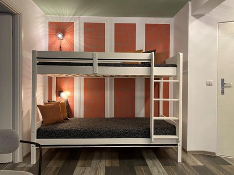 bunk bed