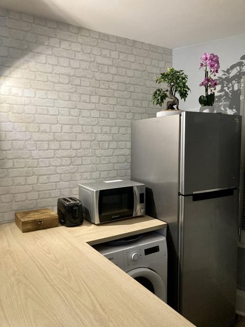 Alex Place's Apartment in Pontoise