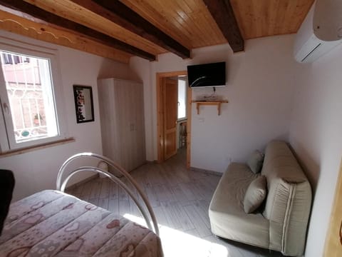 TV and multimedia, Bedroom