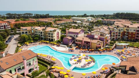 Bird's eye view, Swimming pool