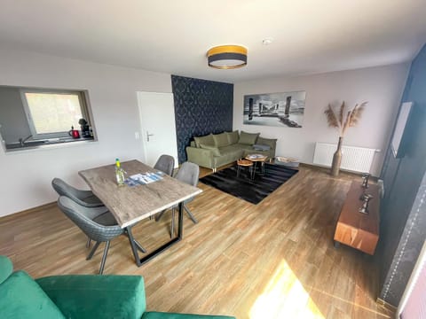 Living room, Seating area, Dining area