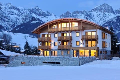 Facade/entrance, Winter