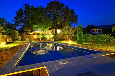 Property building, Swimming pool, Sunrise, Sunset