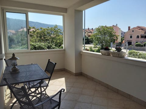 View (from property/room), Balcony/Terrace, Dining area
