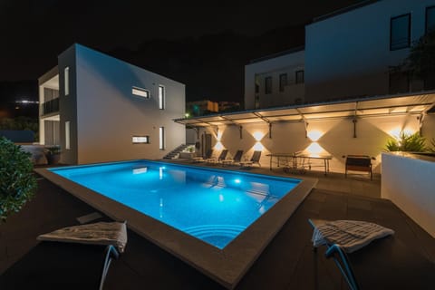 Property building, Swimming pool
