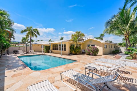 Swimming pool, Swimming pool