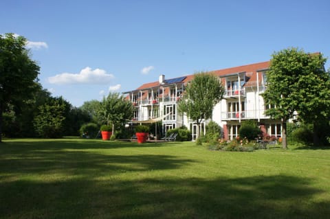 Facade/entrance, Garden