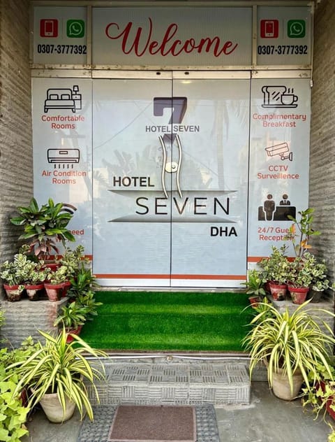 Day, Property logo or sign, Logo/Certificate/Sign, Text overlay, Street view, Certificate/Award