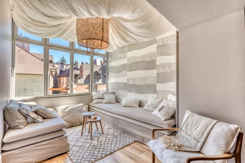 Living room, Lounge or bar, Seating area