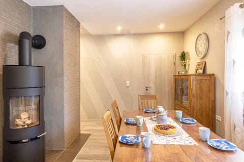 Property building, Kitchen or kitchenette, Living room