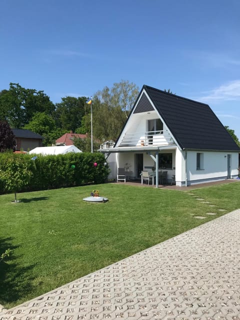 Property building, Garden, Garden view