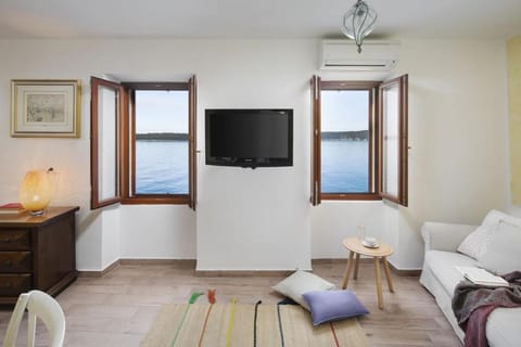 Living room, Sea view