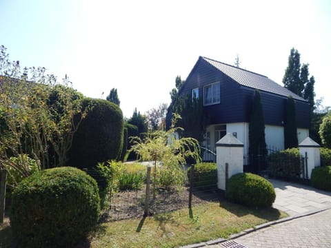 Traumhaftes-freistehendes-Ferienhaus-an-der-See-Strand-Yachthafen-W-Lan House in Bruinisse