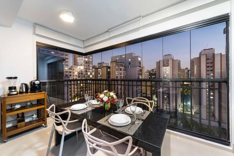 View (from property/room), Dining area, Communal kitchen, City view, kitchen