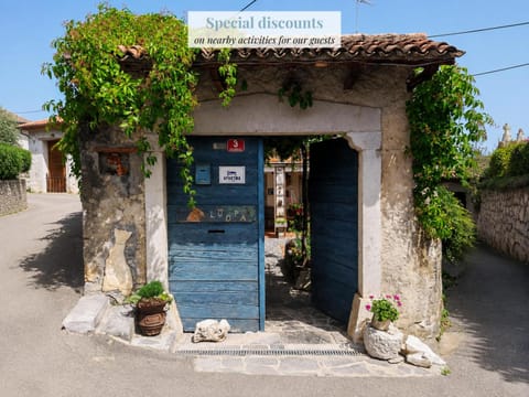 Facade/entrance, Day