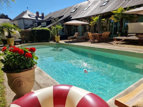 Property building, Swimming pool