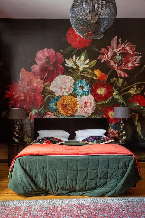 Bed, Photo of the whole room, Decorative detail, Bedroom