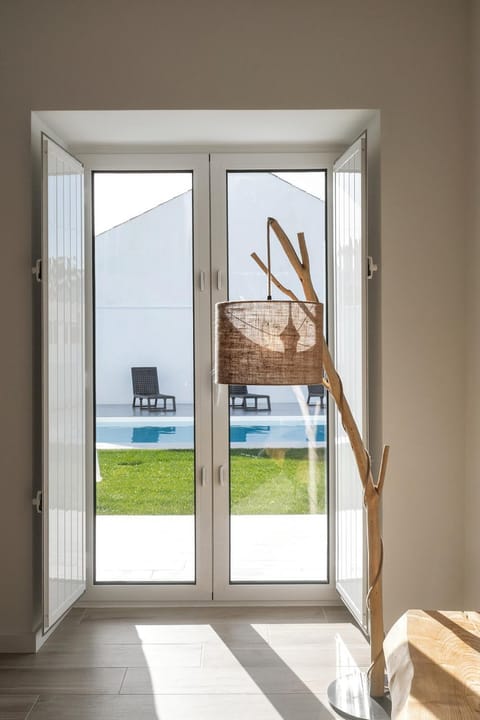 Decorative detail, Pool view