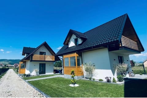 Property building, Spring, Day, Natural landscape, Garden, Garden view