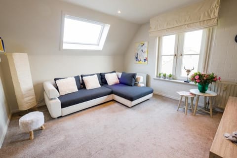 SHAMBALLA logies nieuw en zeer verzorgd appartement met voortuin en terras Apartment in Flanders