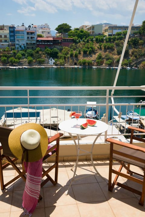 Balcony/Terrace, Lake view