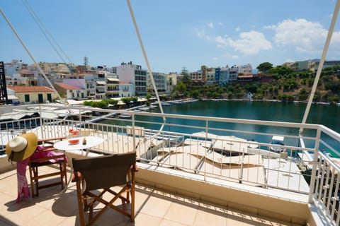 Balcony/Terrace, Lake view