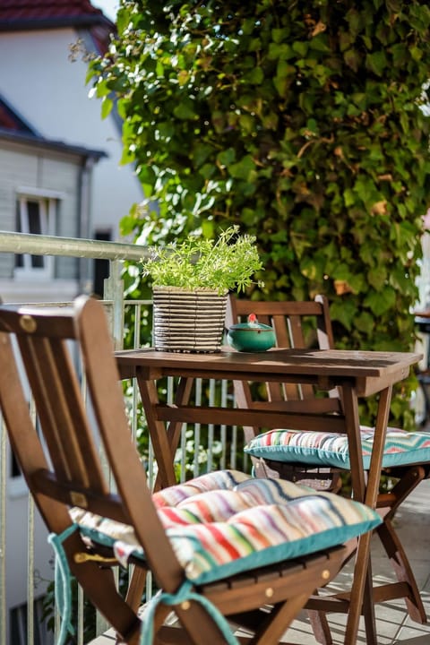 Balcony/Terrace, Decorative detail