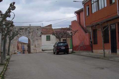 Facade/entrance, Landmark view