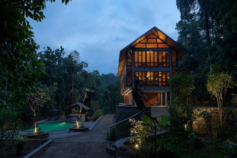 Property building, Swimming pool, Swimming pool