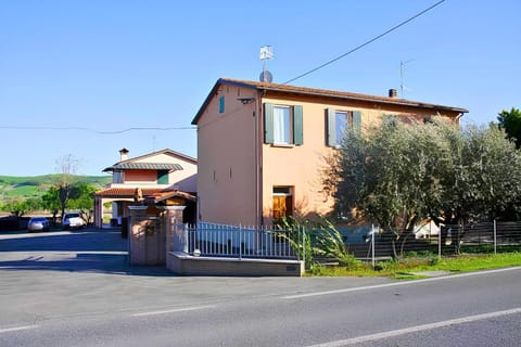 Property building, Children play ground, Garden, Hot Tub, Balcony/Terrace, Animals, Guests, Garden view, Swimming pool, Breakfast, Buffet breakfast, Italian breakfast, Open Air Bath, Public Bath, Family, fireplace, heating, locker, pet friendly, safe, shuttle, stove, sunbed, kitchen, air conditioner