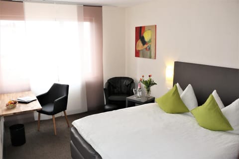 Photo of the whole room, Decorative detail, Bedroom